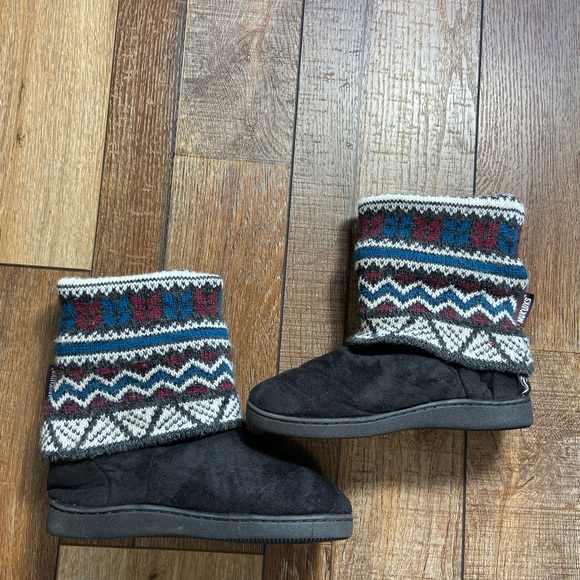 Muk Luks Fleece Lined Knit Slippers Size S 5 to 6 - Picture 4 of 10